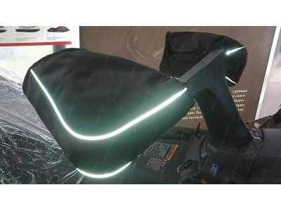 Муфты на руль снегохода с мехом и светоотражающим кантом в наличии Муфты на руль снегохода с мехом и светоотражающим кантом в наличии