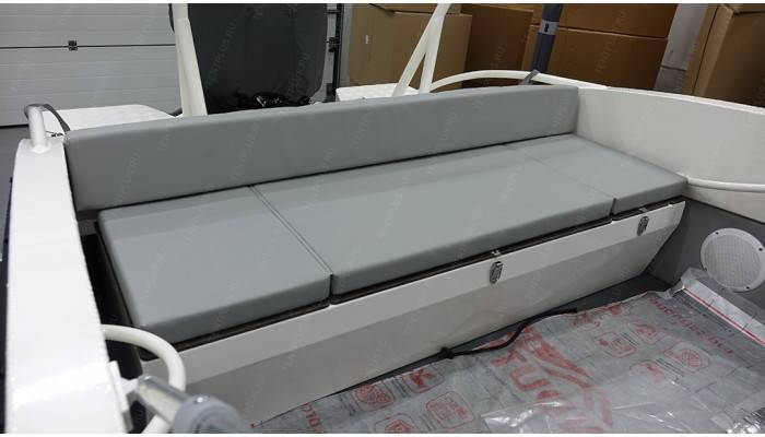 Комплект мягких накладок на задний диван Тактика 490 Bowrider Комплект мягких накладок на задний диван Тактика 490 Bowrider