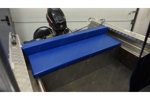 Комплект мягких накладок на задний диван Вятбот 390 ДСМ (Wyatboat 390 DCM) Комплект мягких накладок на задний диван Вятбот 390 ДСМ (Wyatboat 390 DCM)